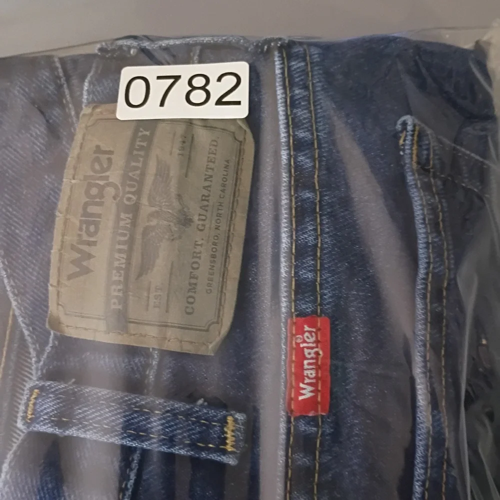 Wrangler Regular Fit Jeans Mens 40x30 Dark Wash Straight Leg Denim 9TRGCMN